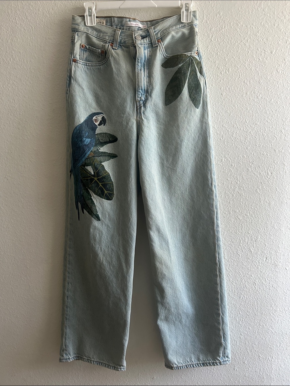 Levi's x Farm Rio High Loose Jeans Birds in Paradise Parrot Print Straight Leg